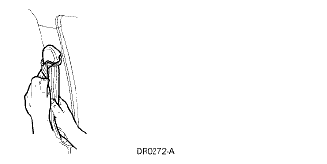 Fig. 31: Front Side Door Window Outer Sealing Strip