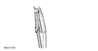 Fig. 32: Front Side Door Window Inner Sealing Strip